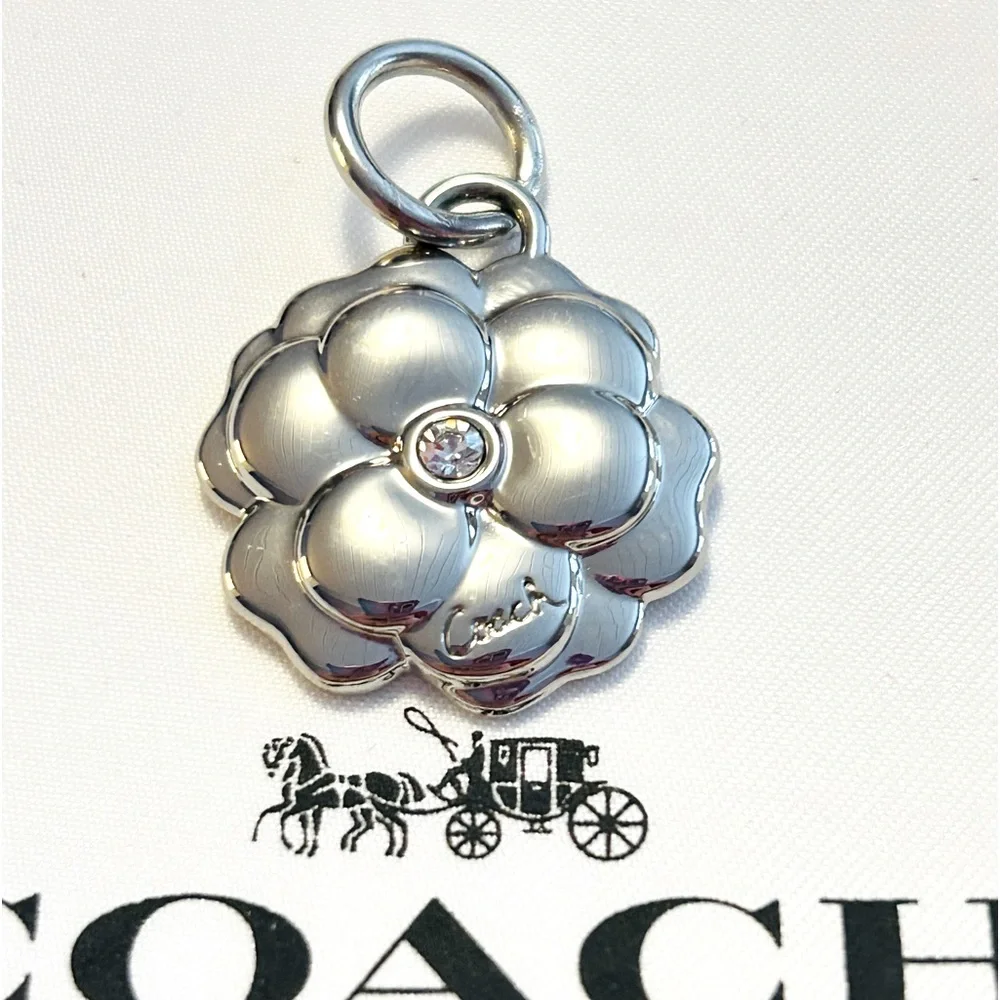 💰SOLD💰RARE Coach Hawaiian Flower Charm - Picture 1 of 8